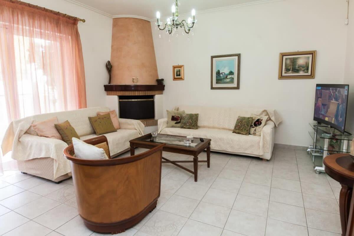 Apartament Deluxe 2 Bedroom Apt In Petroupoli Ateny